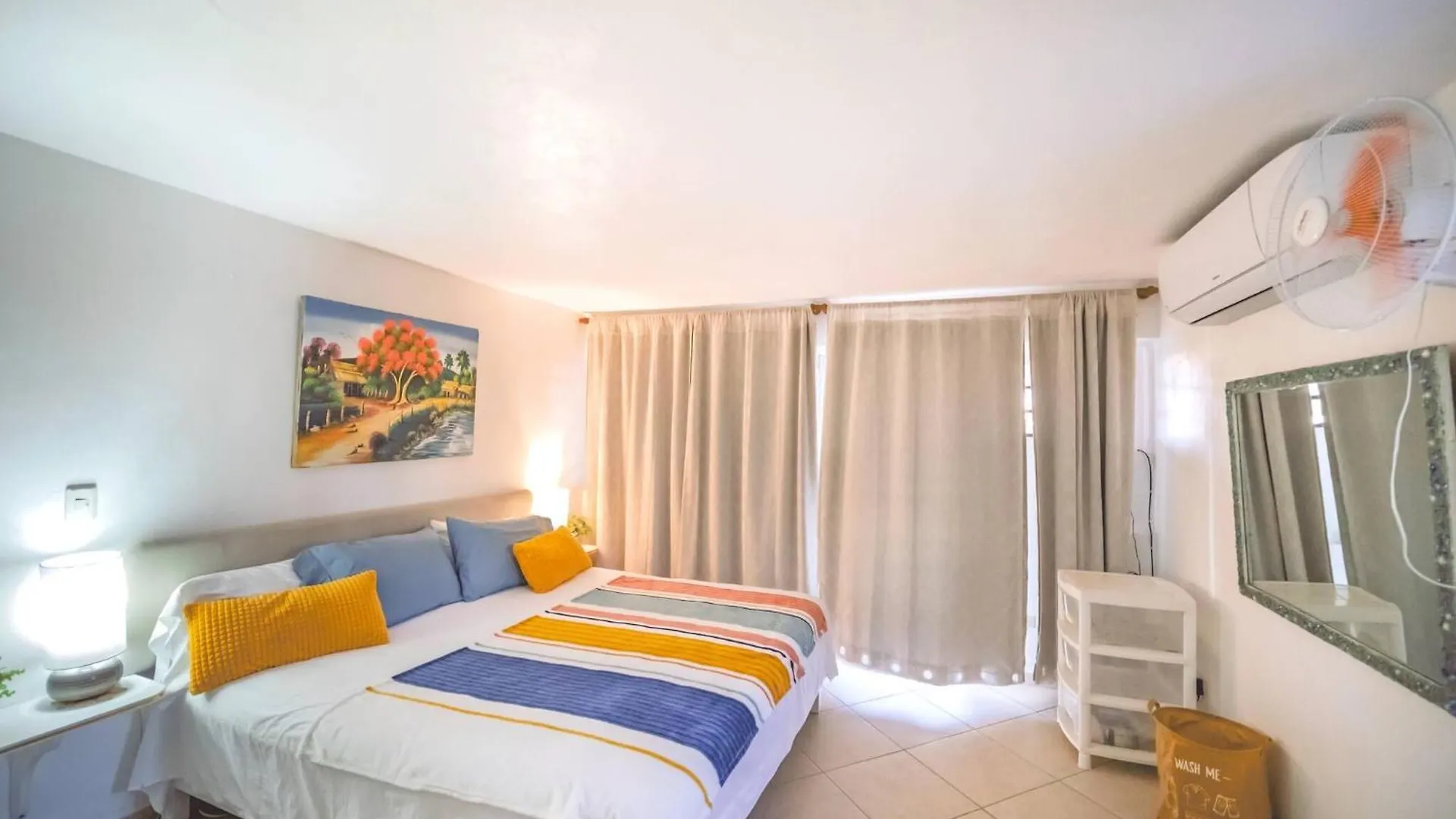 Central 1Br Apt - 1 Minute Walking From Rumba contacts